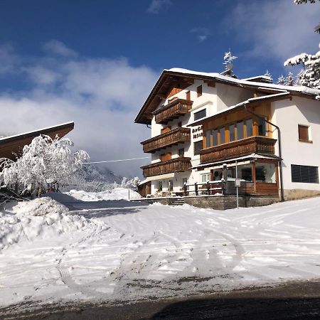 Hotel Garni Irsara San Cassiano  Zewnętrze zdjęcie