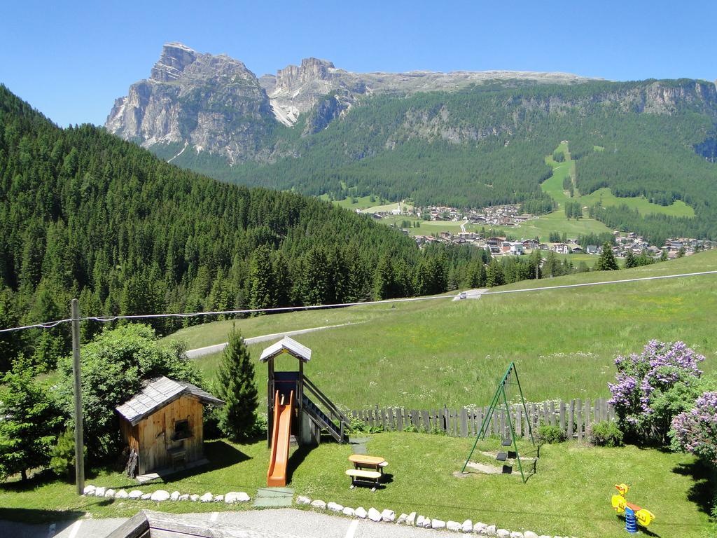 Hotel Garni Irsara San Cassiano  Zewnętrze zdjęcie