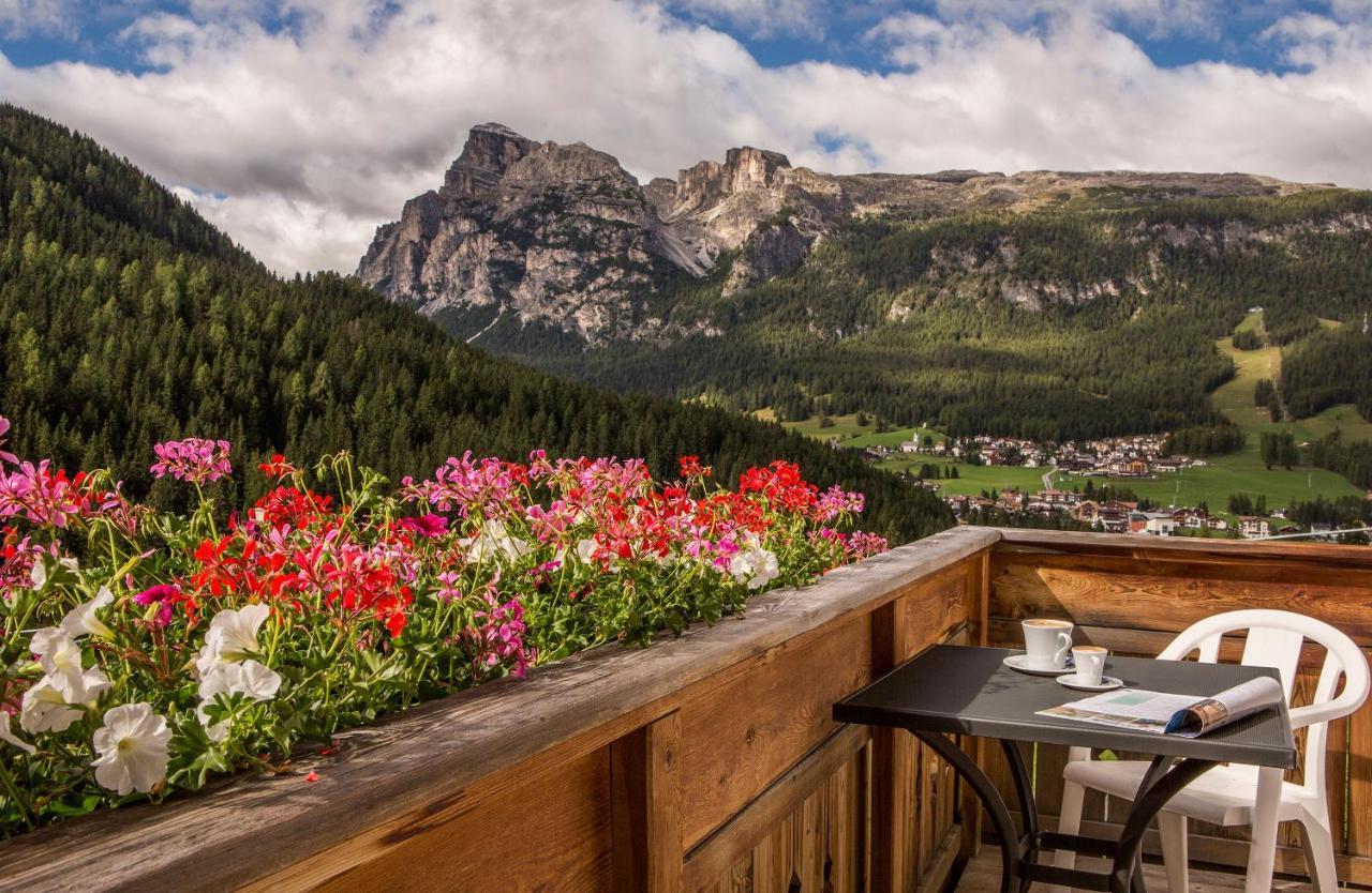 Hotel Garni Irsara San Cassiano  Zewnętrze zdjęcie